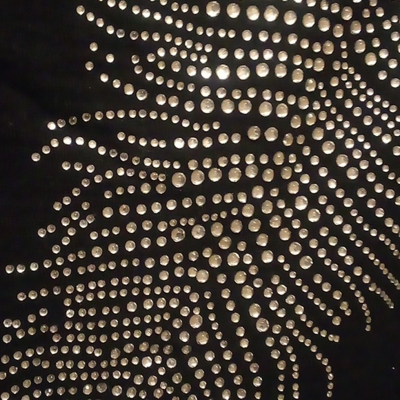 Handmade Diamond Painted Feather On Short Sleeve Black Tee - Size M - Picture 4 of 7